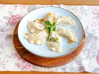 Pierogi ze Szpinakiem 2.0 (Półtorej porcji 9 sztuk)