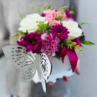 Fluture cu flori