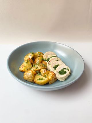 Курячий рулет з картоплею