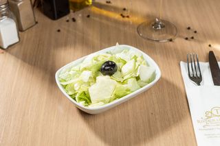 Salată verde (cu dressing Tinecz)