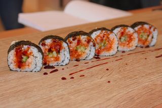 Суши Футомаки спайси сьомга  (6бр-150г)