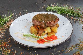 Biftek u zelenom biberu