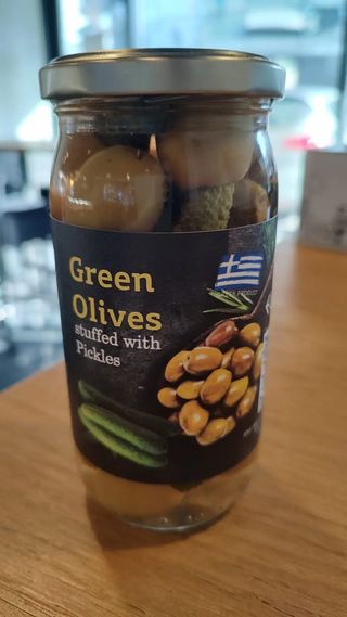 Masline verzi umplute cu castraveciori, borcan 350 gr