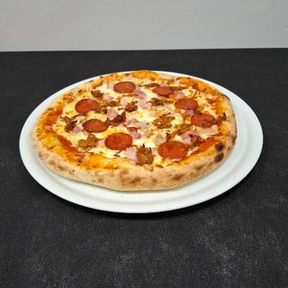 Pizza carnivora 