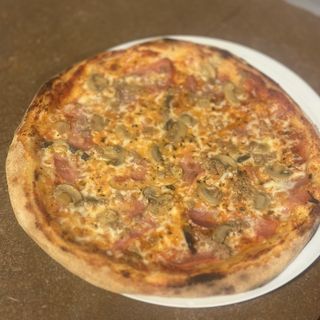 Pizza De 4 Estaciones (30 Cm.)