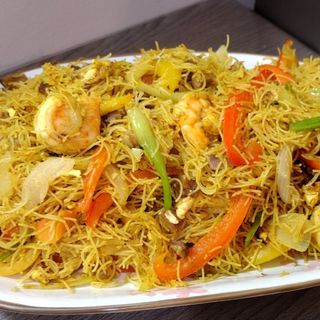 fideos de arroz estilo singapur
