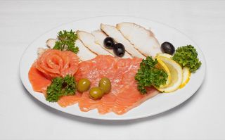 Ассорти из копченных рыб