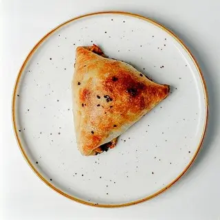 Самса с говяжьим фаршем (120г)