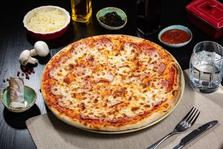 Pizza Salami Ø 32cm