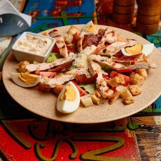 Salata Caesar cu pui