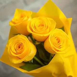 Arreglo de 3 rosas amarillas 