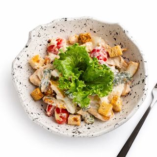 Домашний салат с курицей