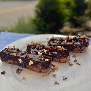 Еклер із заварним кремом  (130г)