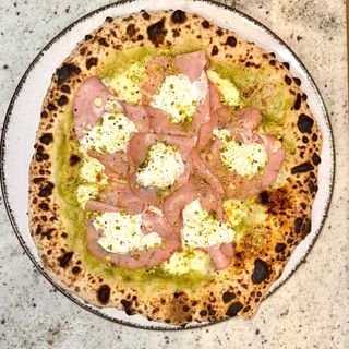 Pizza De Mortadella E Pistacchio