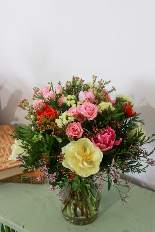 Ramo De Tulipanes Y Minirosas Amsterdam