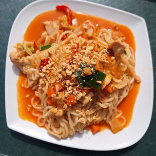 Pad Thai z kurczakiem (121)