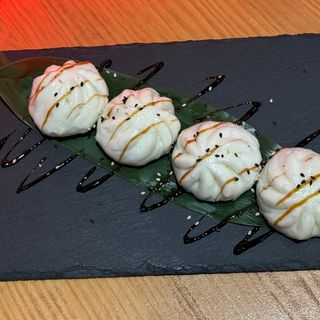 NEW!!  DUMPLINGS Xiao Long bao 4 pcs