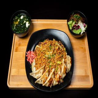 D9-Gyoza Yakisoba