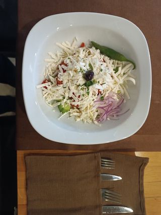 Традиционна Шопска салата