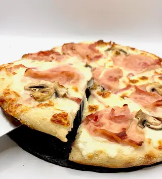 Pizza Medie cu Sos 