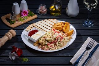 Kebab vita cu cartofi pai