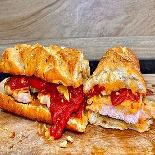 Bocadillo De Lomo Y Pimientos