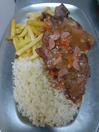 Costeletas à Salsicheiro Dose