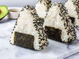 Onigiri De Atún Cocido (1 Ud.)