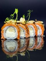 Рол ІЗ ГРУШОЮ ТА СИРОМ БРІ