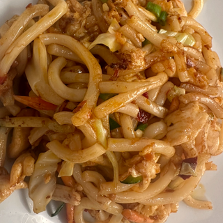 Spaghetti di wuton con pollo verdura