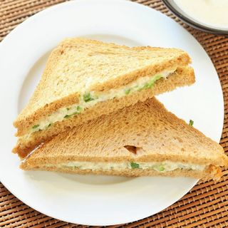Chicken mayonnaise sandwich