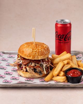 Drpana junetina burger + pomfrit + Coca Cola Zero 0.33l