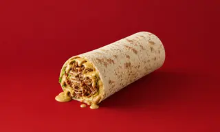სტანდარტული შაურმა ყველის სოუსით/Standard shawarma  with cheese sauce