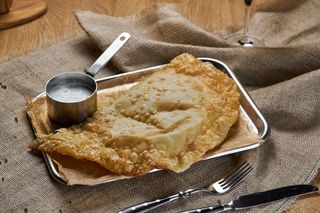 Чебурек Курка з сиром (350/80г)