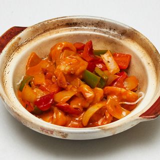 #52 Langostinos al curry (langostino, verduras y fideos en cazuela)