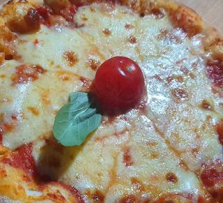 Pizza normal mergueritta