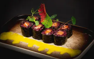 A287 - Black hosomaki sake  8 pezzi