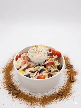 Кюртош кориця з фруктами та морозивом