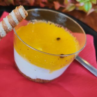 Tarta cheesecake de maracuyá vasito 