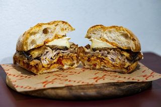 Porchetta, brie, melanzane, salsa calabra