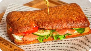 Сэндвич с лососем