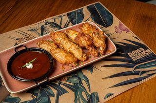 Ración De Alitas De Pollo Fritas (8 Uds.)