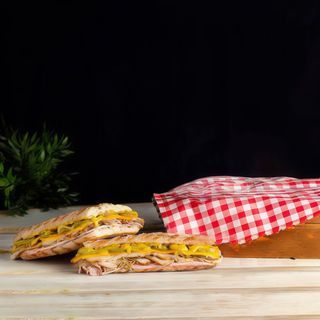 Bocadillo De Pechuga De Pollo (Grande)