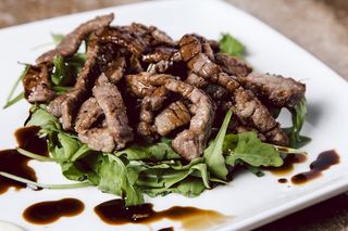 straccetti all'aceto balsamico con rucola