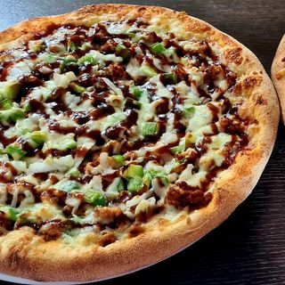 Pizza Libre Con 3 Ingredientes Mediana (26cm.)