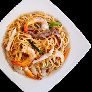 Tallarines con tres delicias