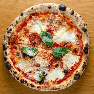 Пица Маргарита с биволска моцарела