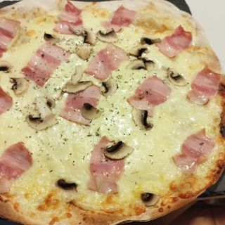Pizza Carbonara (30 Cm. x 30 Cm.)