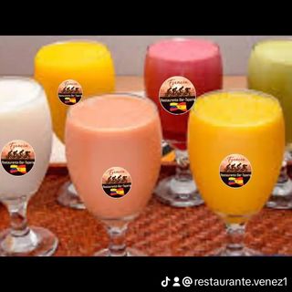 Zumos Naturales Con Agua O Con Leche (400 Ml.)