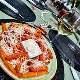 Пържен патат с трюфелов сос и пармезан